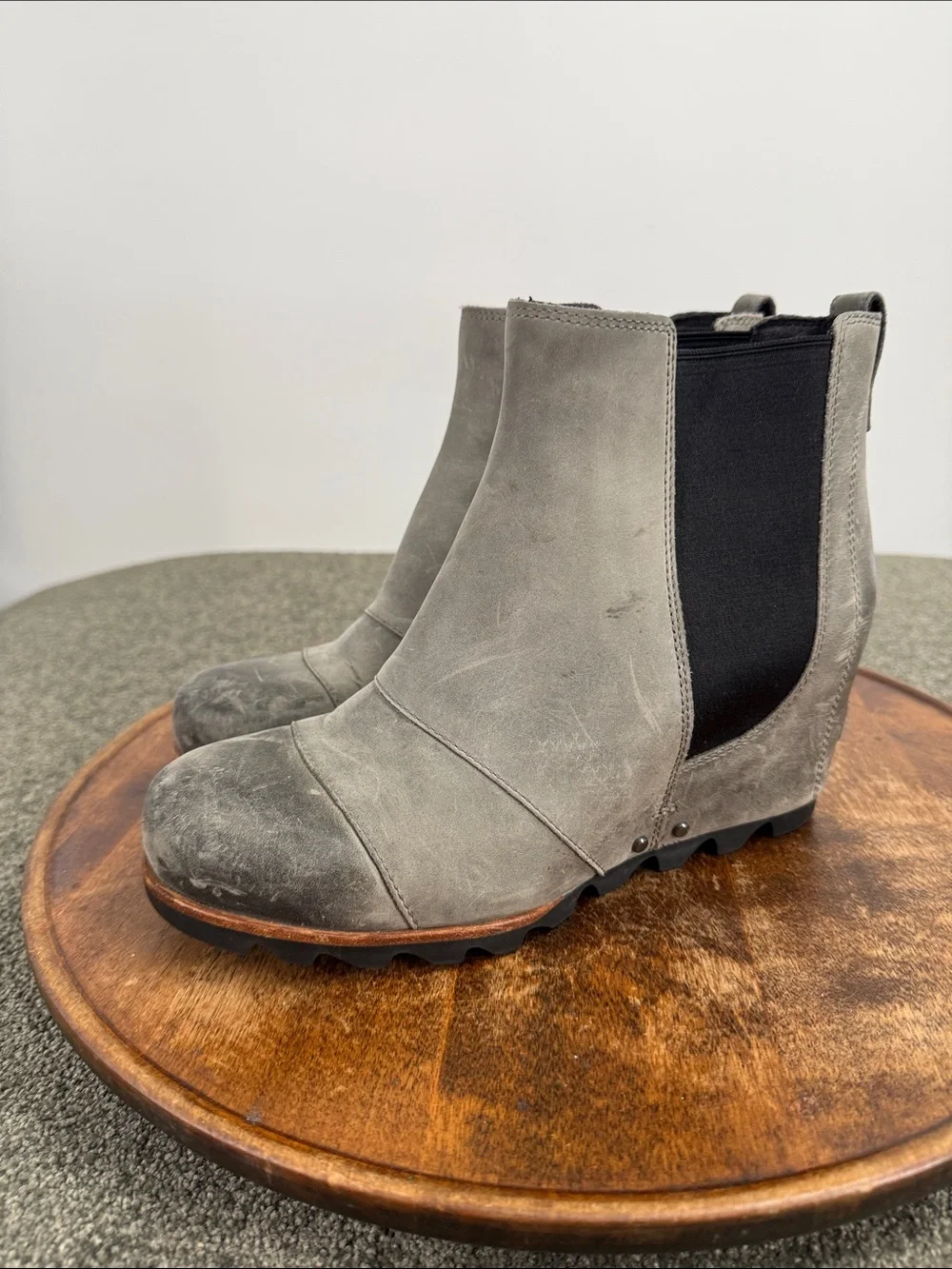 Sorel Boots Wm 9 Lea Gray Leather Hidden Wedge Chelsea Ankle Pull On